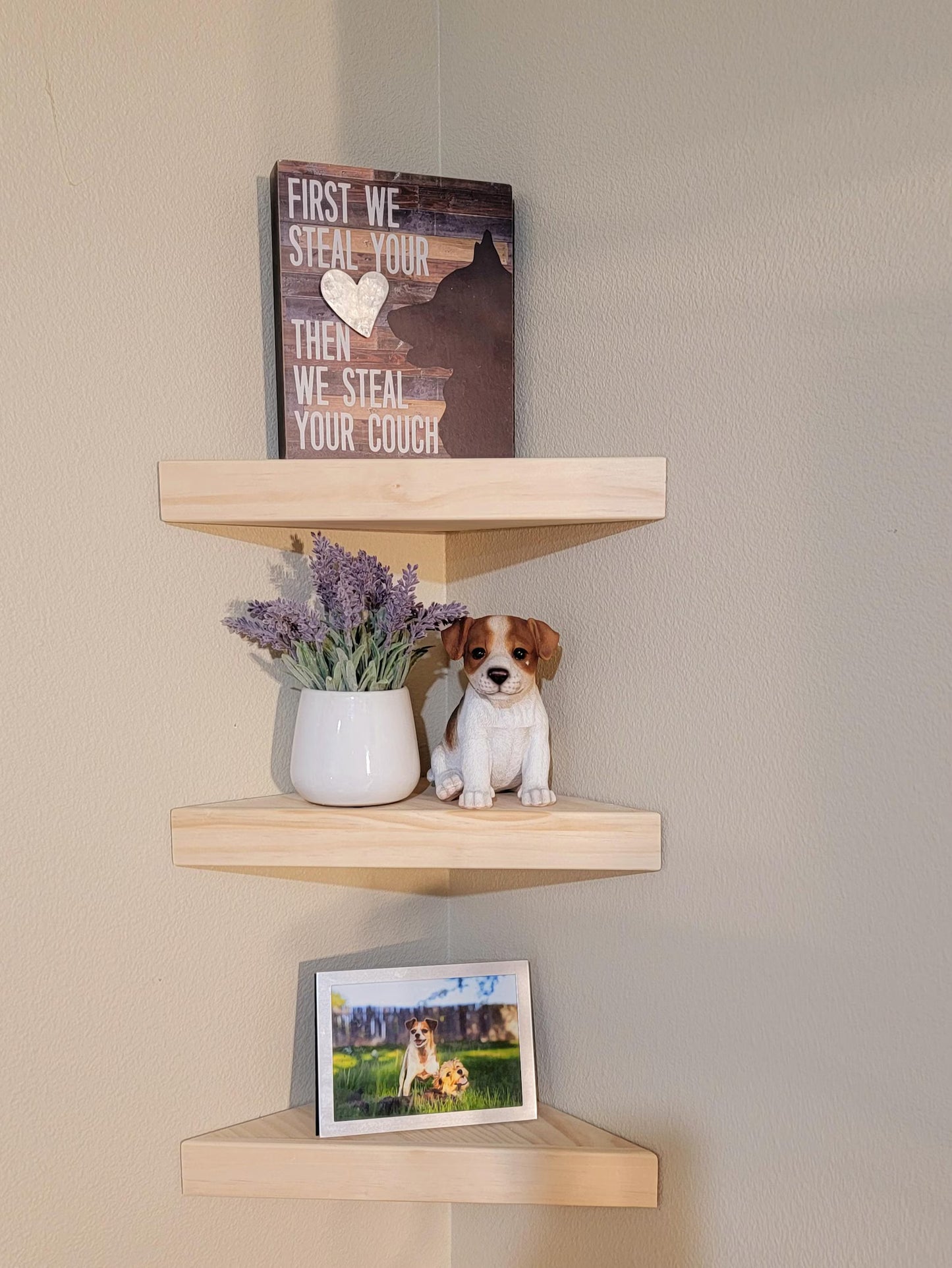 Corner floating shelf